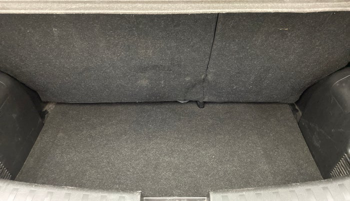 2015 Maruti Swift VXI D, Petrol, Manual, 41,053 km, Boot Inside