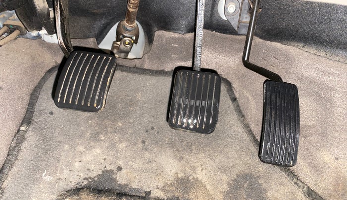 2015 Hyundai i10 MAGNA 1.1, CNG, Manual, 68,805 km, Pedals