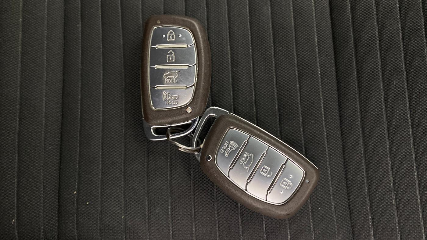 2021 Hyundai NEW I20 ASTA (O) 1.2 MT, Petrol, Manual, 67,741 km, Key Close Up