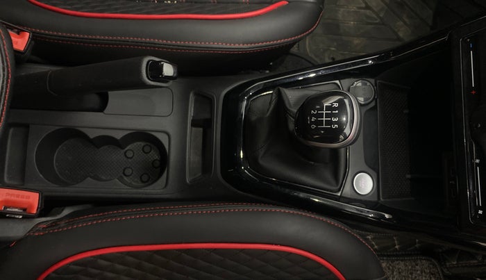 2025 Volkswagen TAIGUN GT Line 1.0L TSI MT, Petrol, Manual, 14,351 km, Gear Lever