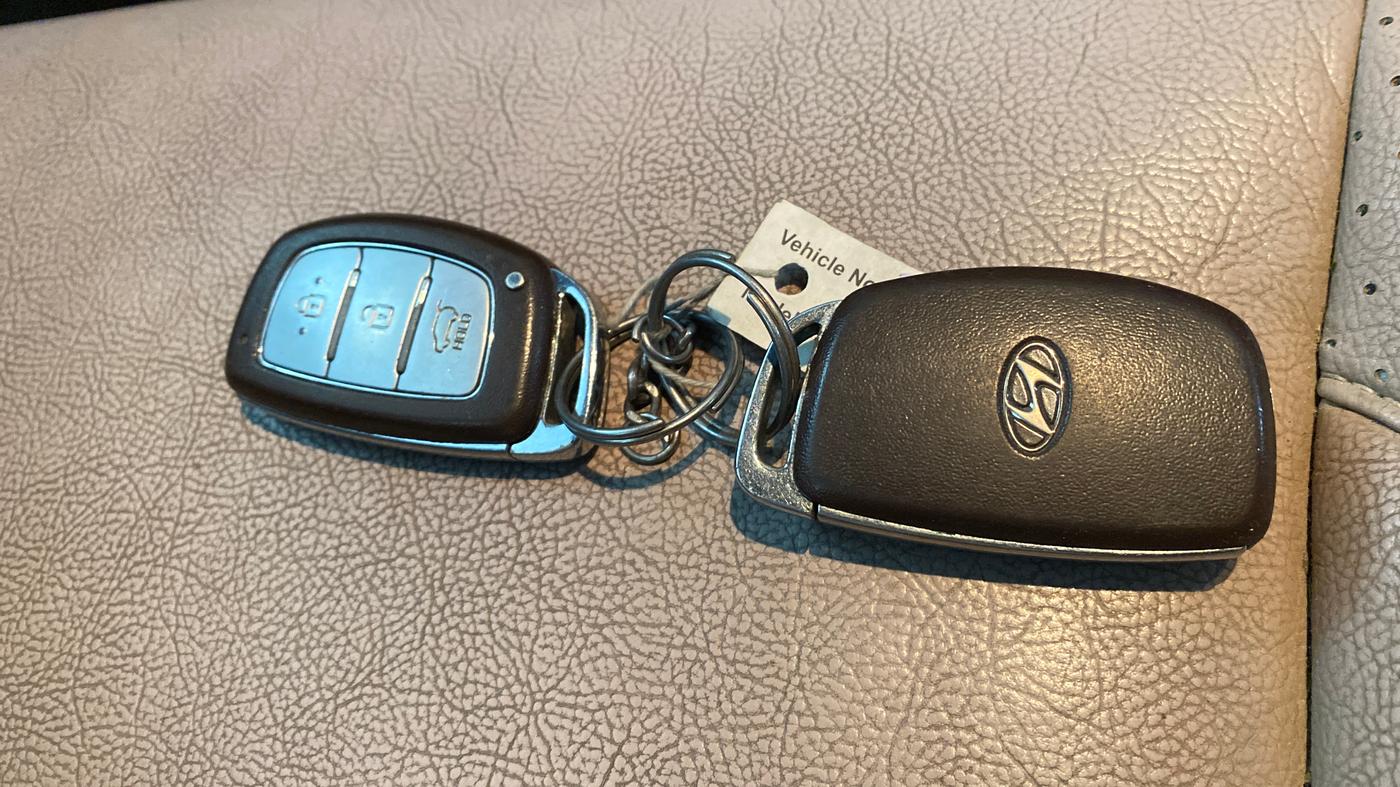 2015 Hyundai Creta SX PLUS 1.6 PETROL, Petrol, Manual, 55,301 km, Key Close Up