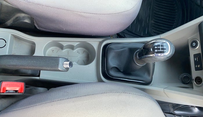 2018 Tata Tiago XT PETROL, CNG, Manual, 77,648 km, Gear Lever