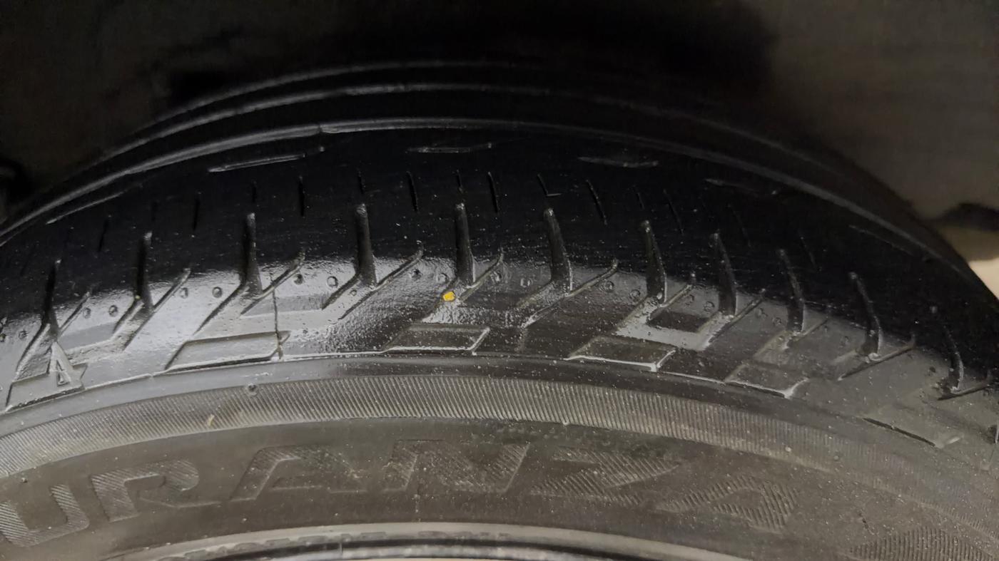2014 Toyota Corolla Altis JS PETROL, CNG, Manual, 84,018 km, Left Rear Tyre Tread