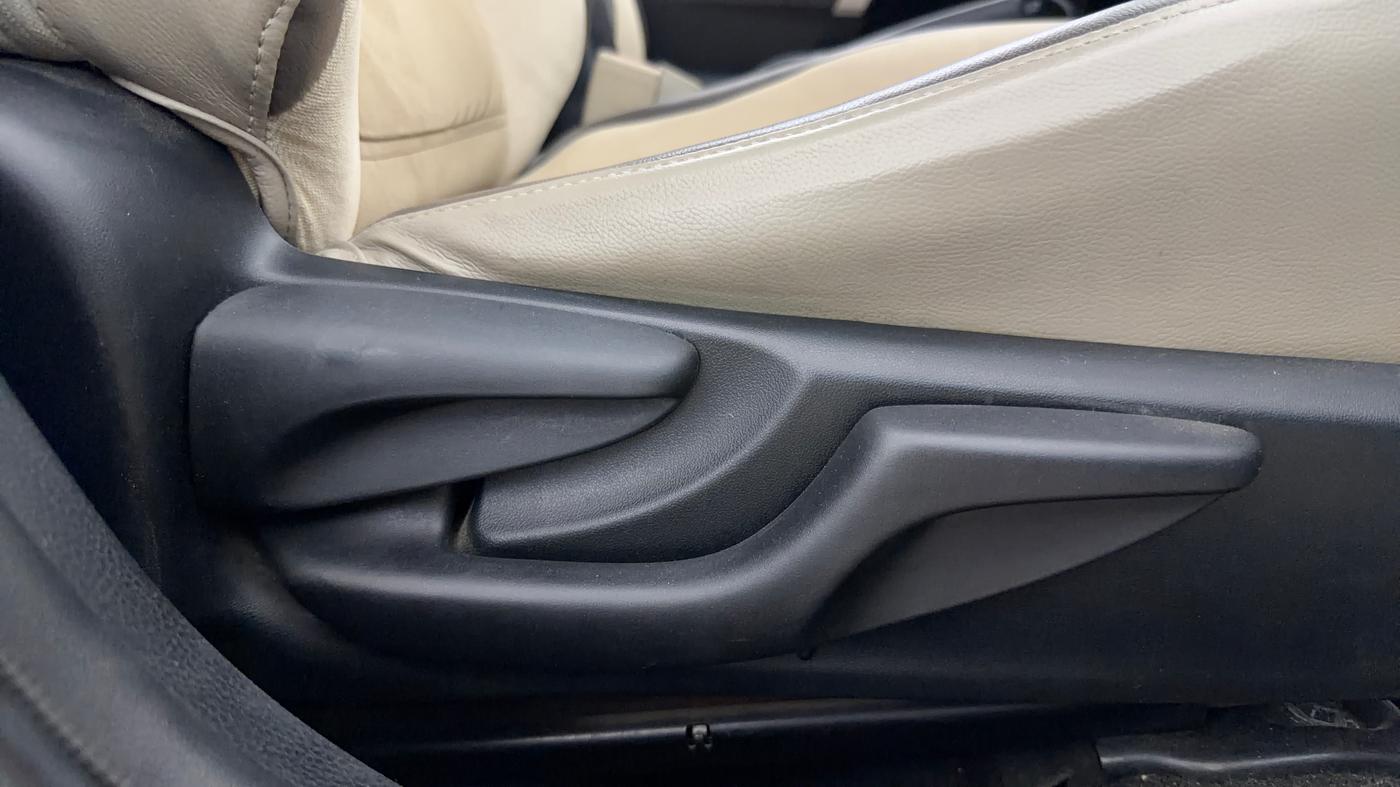 2014 Toyota Corolla Altis JS PETROL, CNG, Manual, 84,018 km, Driver Side Adjustment Panel