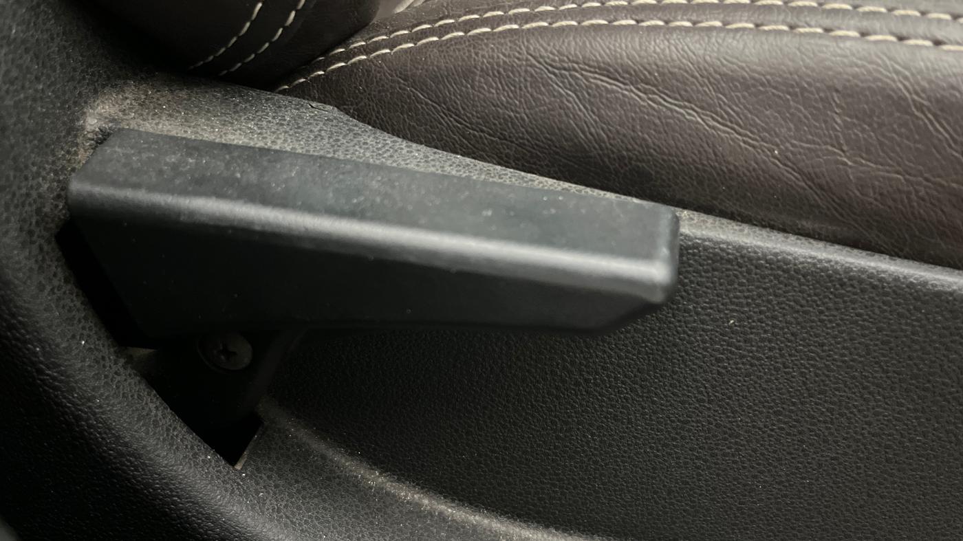 2017 Tata NEXON XM PETROL, Petrol, Manual, 56,943 km, Driver Side Adjustment Panel