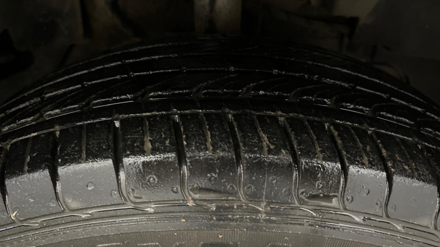 2017 Tata NEXON XM PETROL, Petrol, Manual, 56,943 km, Right Front Tyre Tread