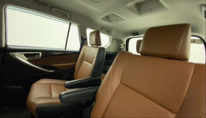 2016 Toyota Innova Crysta 2.7 ZX AT 7 STR, Petrol, Automatic, 90,064 km, Right Side Rear Door Cabin