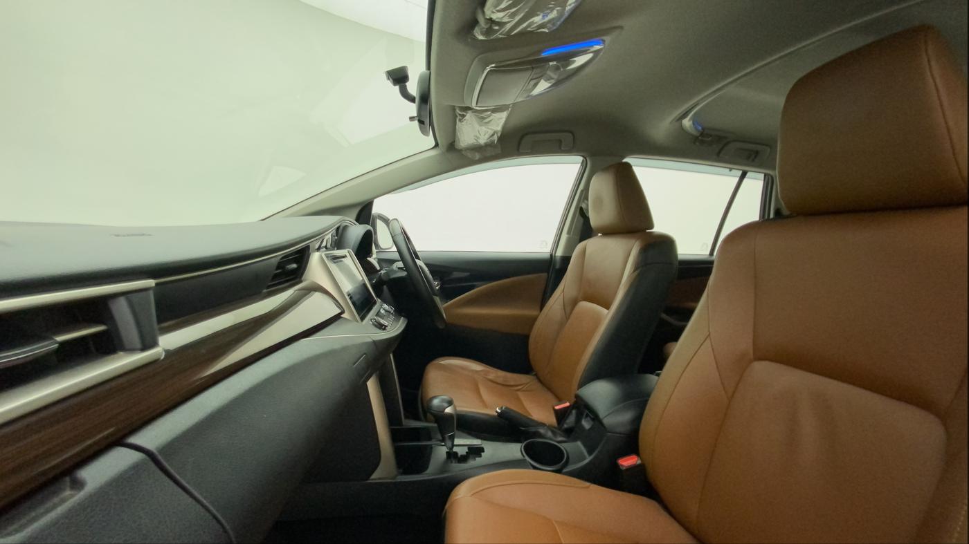 2016 Toyota Innova Crysta 2.7 ZX AT 7 STR, Petrol, Automatic, 90,064 km, Right Side Front Door Cabin