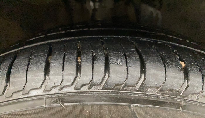 2022 Hyundai NEW I20 ASTA (O) 1.2 MT, Petrol, Manual, 30,536 km, Right Front Tyre Tread