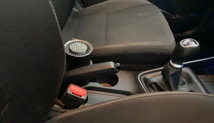 2022 Hyundai NEW I20 ASTA (O) 1.2 MT, Petrol, Manual, 30,536 km, Gear Lever