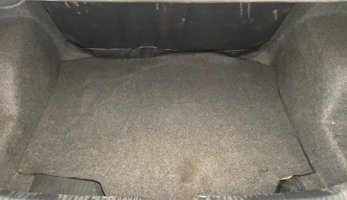 2017 Volkswagen Ameo COMFORTLINE 1.5 AT, Diesel, Automatic, 91,879 km, Boot Inside