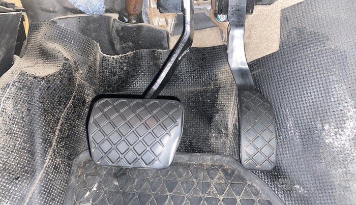 2017 Volkswagen Ameo COMFORTLINE 1.5 AT, Diesel, Automatic, 91,879 km, Pedals