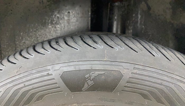 2017 Volkswagen Ameo COMFORTLINE 1.5 AT, Diesel, Automatic, 91,879 km, Left Rear Tyre Tread