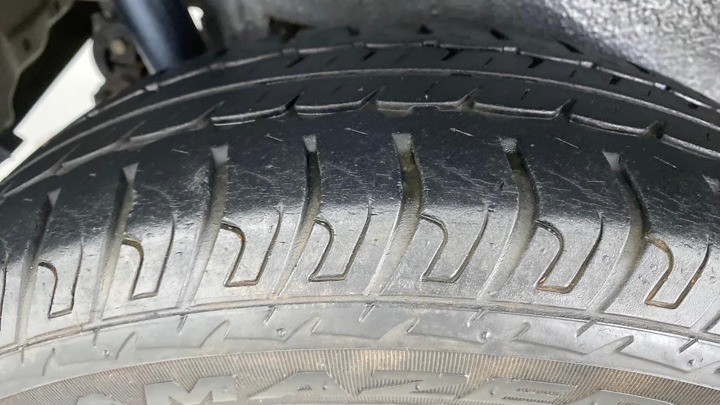 2016 Maruti Wagon R 1.0 VXI, Petrol, Manual, 31,944 km, Right Rear Tyre Tread