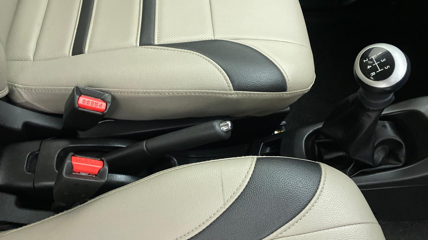 2016 Maruti Wagon R 1.0 VXI, Petrol, Manual, 31,944 km, Gear Lever