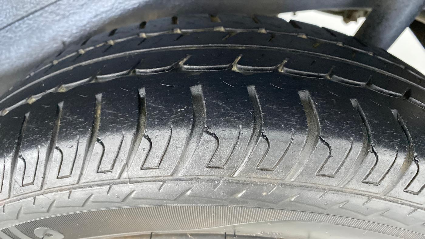 2016 Maruti Wagon R 1.0 VXI, Petrol, Manual, 31,944 km, Left Rear Tyre Tread