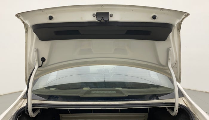 2012 Skoda Rapid 1.6 MPI AT AMBITION PLUS, Petrol, Automatic, 40,902 km, Boot Door Open