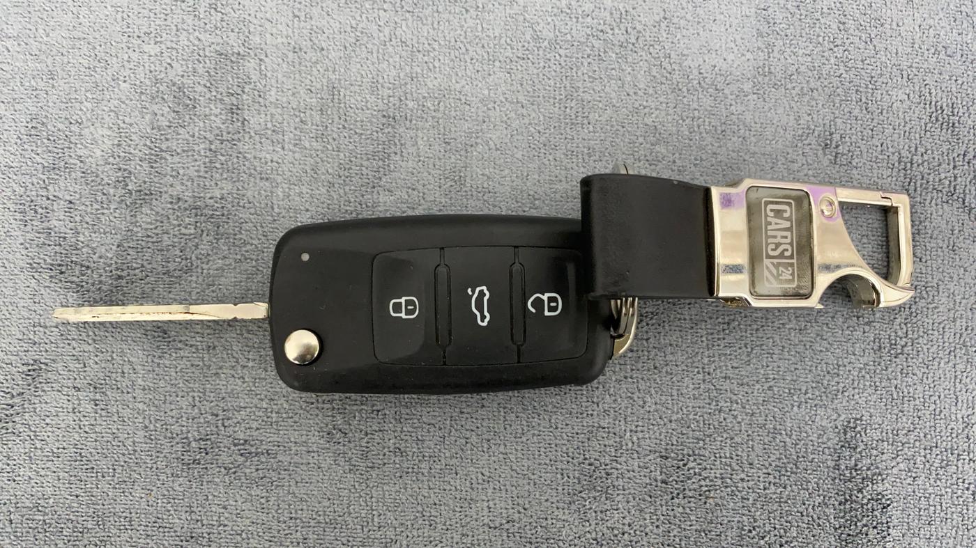 2012 Skoda Rapid 1.6 MPI AT AMBITION PLUS, Petrol, Automatic, 40,902 km, Key Close Up