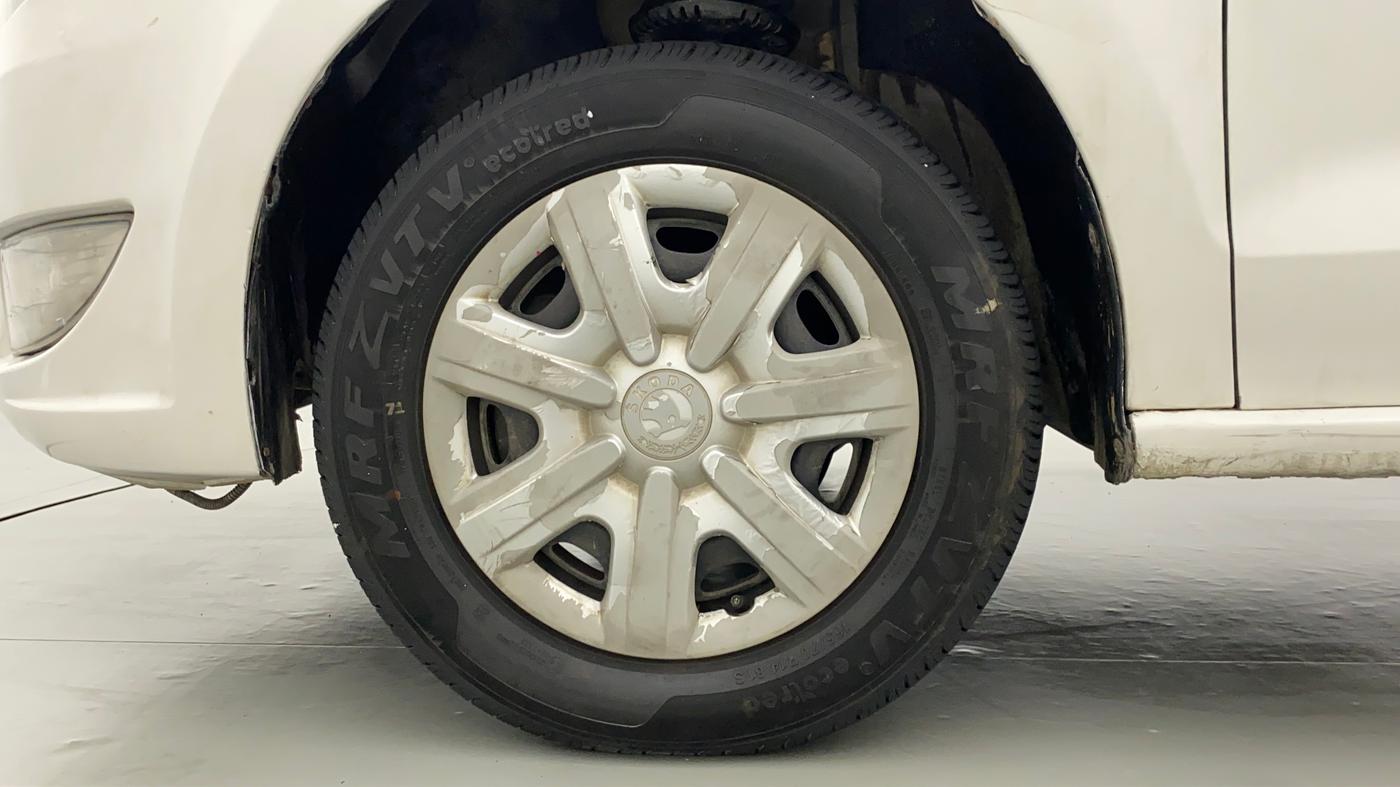 2012 Skoda Rapid 1.6 MPI AT AMBITION PLUS, Petrol, Automatic, 40,902 km, Left Front Wheel