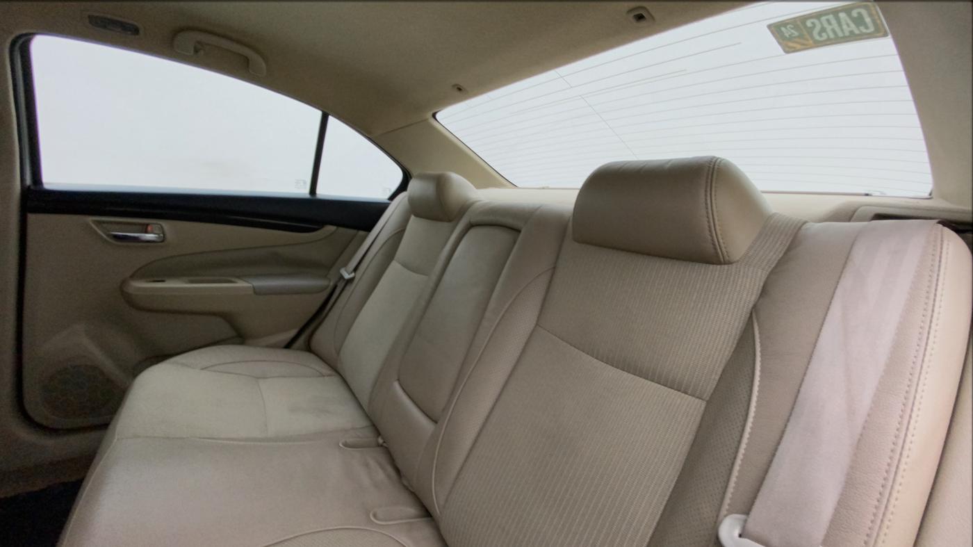 2015 Maruti Ciaz ZXI, Petrol, Manual, 83,871 km, Right Side Rear Door Cabin