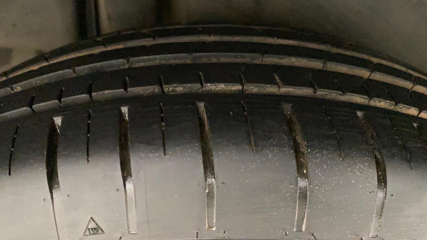 2015 Maruti Ciaz ZXI, Petrol, Manual, 83,871 km, Right Rear Tyre Tread