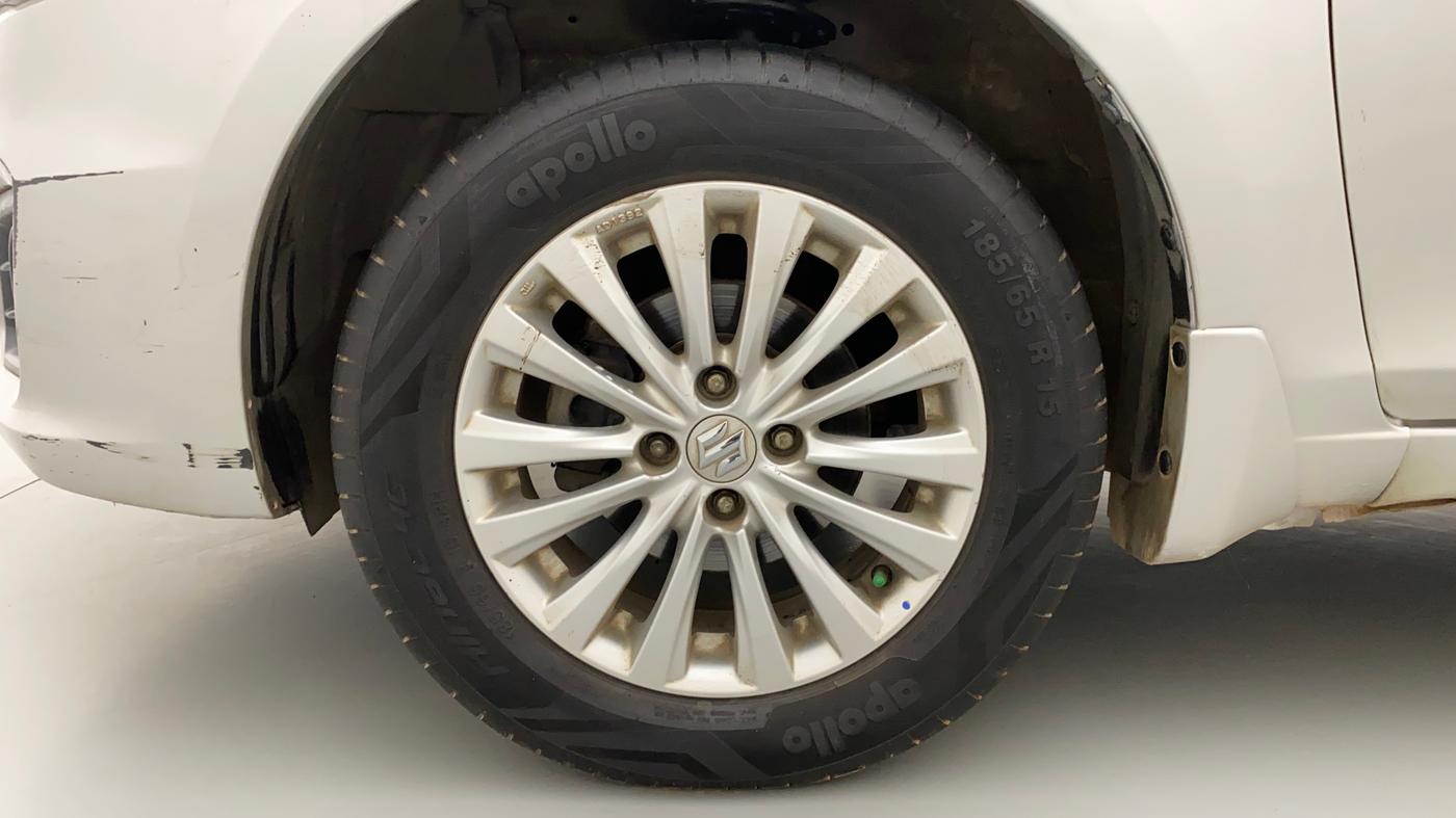 2015 Maruti Ciaz ZXI, Petrol, Manual, 83,871 km, Left Front Wheel