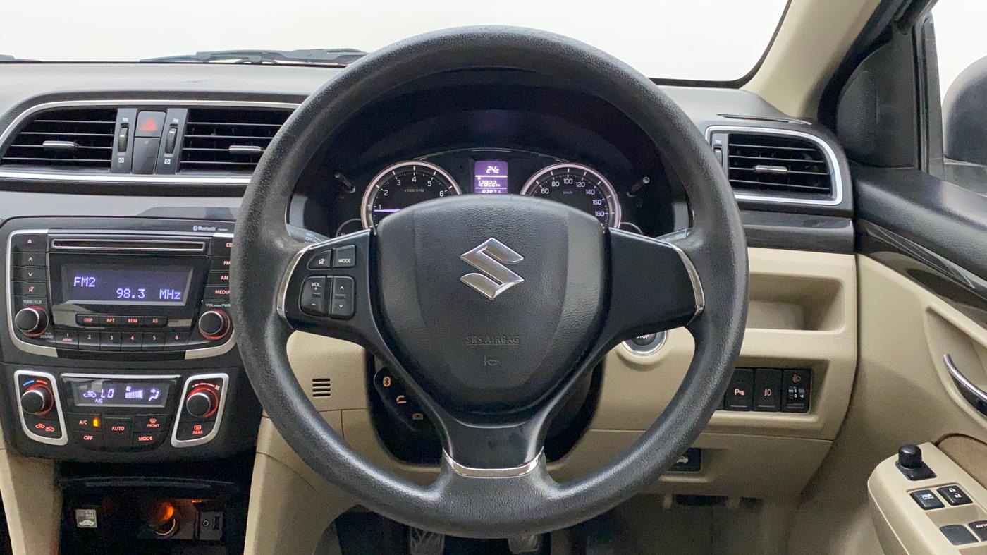 2015 Maruti Ciaz ZXI, Petrol, Manual, 83,871 km, Steering Wheel Close Up
