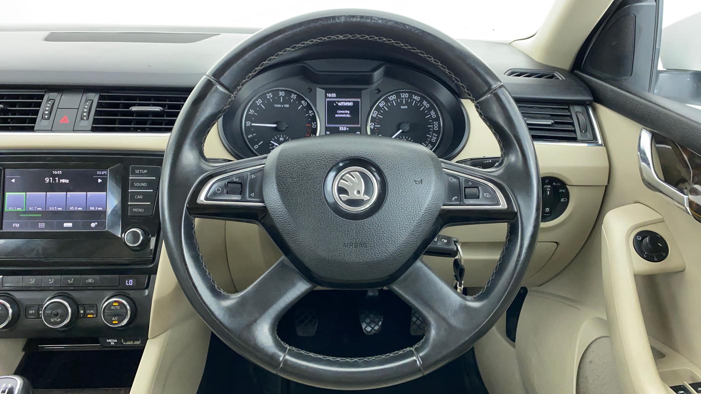 2015 Skoda Octavia AMBITION 2.0 TDI CR, Diesel, Manual, 62,277 km, Steering Wheel Close Up