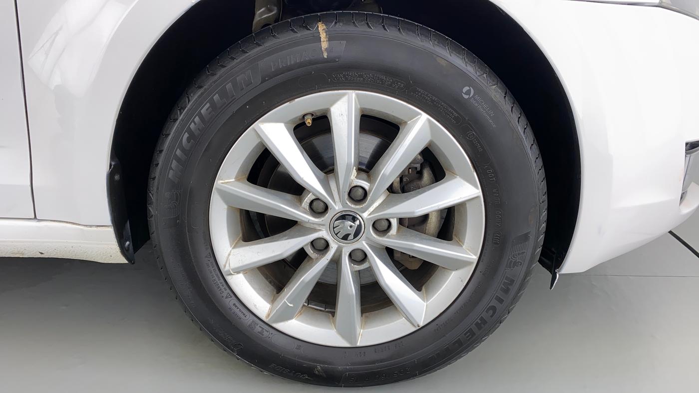 2015 Skoda Octavia AMBITION 2.0 TDI CR, Diesel, Manual, 62,277 km, Right Front Wheel