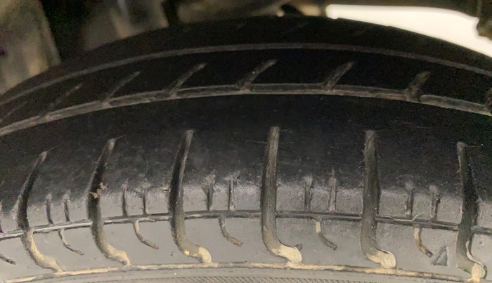 2015 Maruti Alto 800 VXI, Petrol, Manual, 50,406 km, Left Rear Tyre Tread