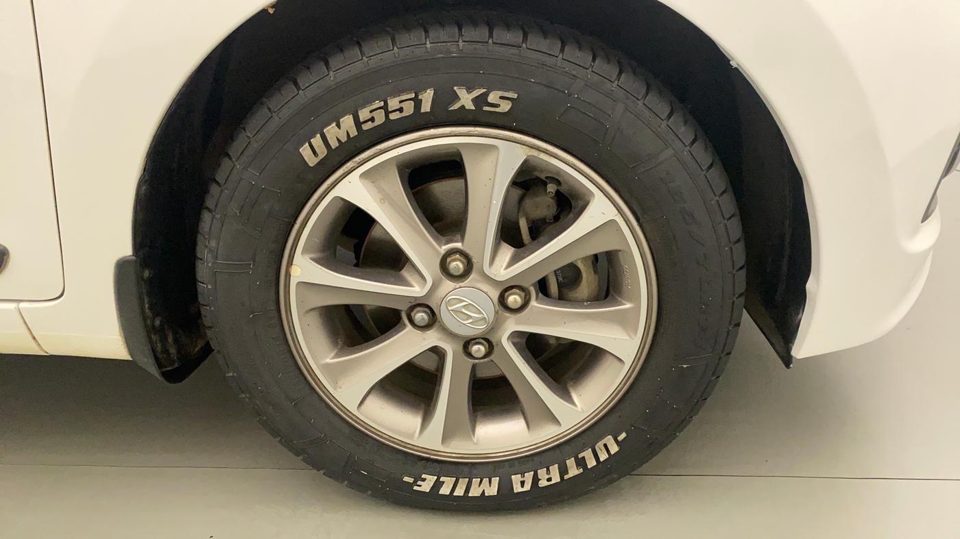 2016 Hyundai Grand i10 ASTA (O) AT 1.2 KAPPA VTVT, Petrol, Automatic, 46,182 km, Right Front Wheel