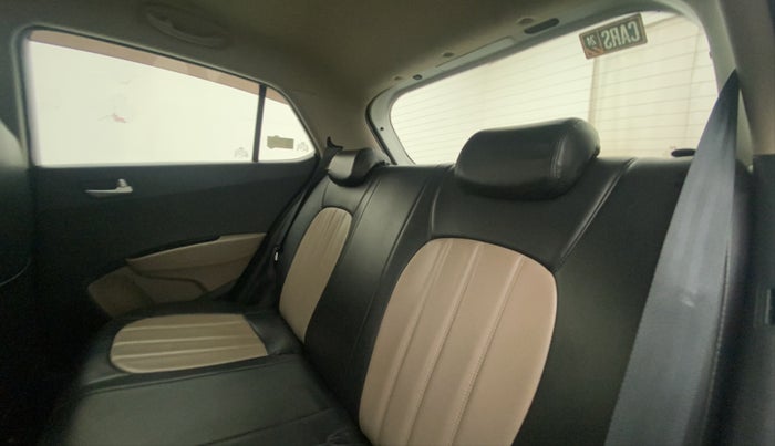 2016 Hyundai Grand i10 ASTA (O) AT 1.2 KAPPA VTVT, Petrol, Automatic, 46,182 km, Right Side Rear Door Cabin