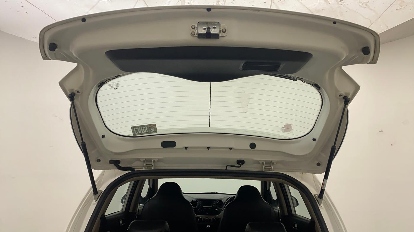 2016 Hyundai Grand i10 ASTA (O) AT 1.2 KAPPA VTVT, Petrol, Automatic, 46,182 km, Boot Door Open