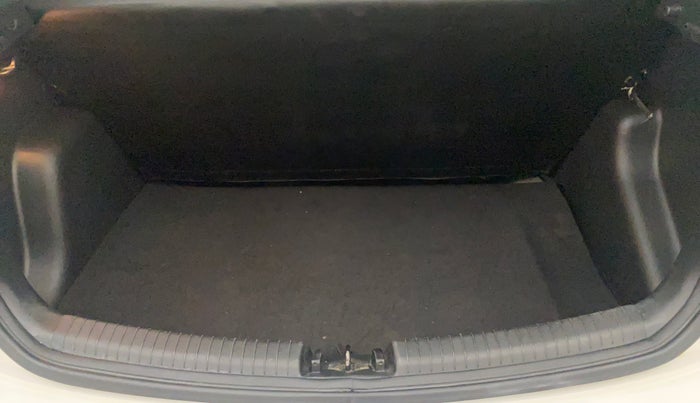 2016 Hyundai Grand i10 ASTA (O) AT 1.2 KAPPA VTVT, Petrol, Automatic, 46,182 km, Boot Inside