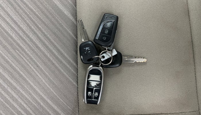 2019 Maruti Alto K10 VXI, Petrol, Manual, 74,788 km, Key Close Up