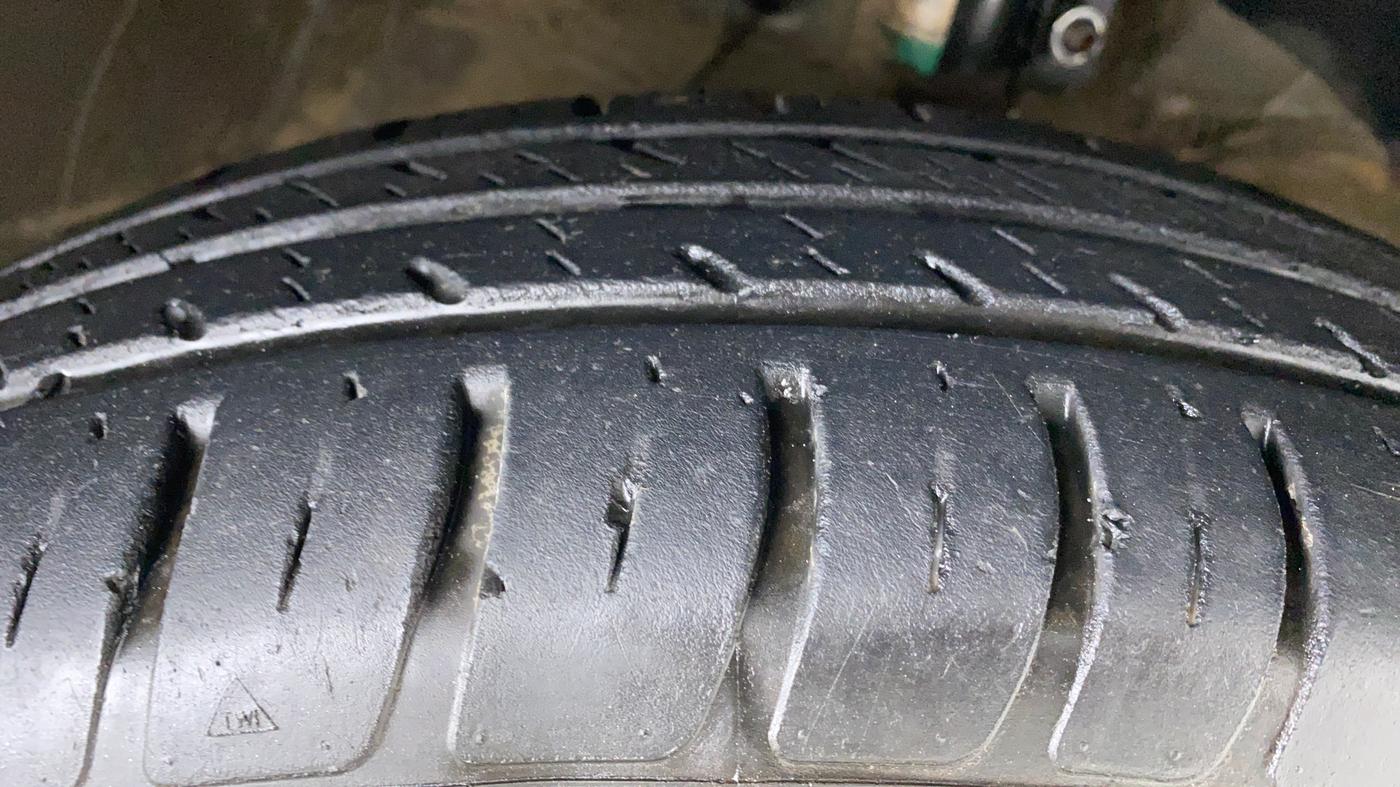 2021 Maruti Dzire VXI AMT, Petrol, Automatic, 24,467 km, Right Front Tyre Tread