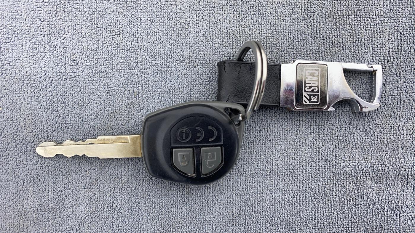 2021 Maruti Dzire VXI AMT, Petrol, Automatic, 24,467 km, Key Close Up