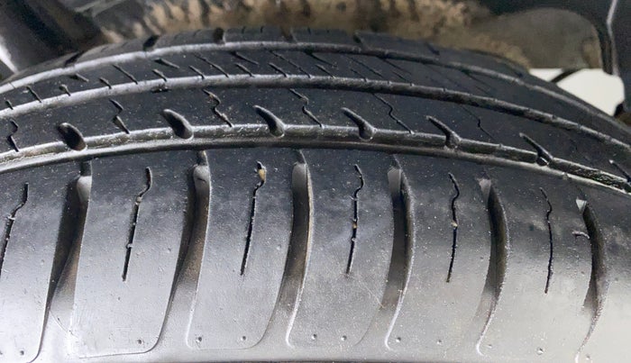 2021 Maruti Dzire VXI AMT, Petrol, Automatic, 24,467 km, Right Rear Tyre Tread