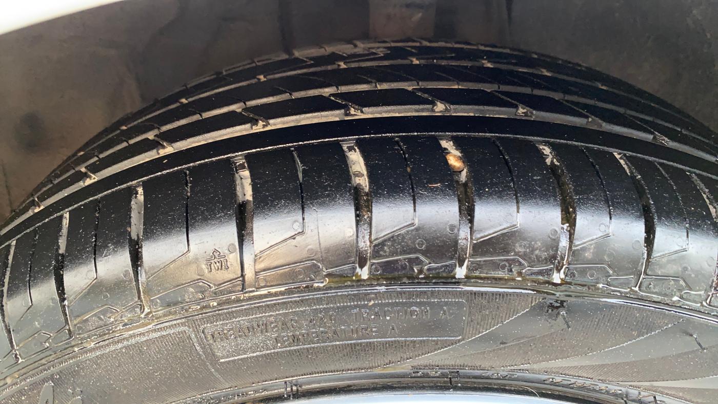 2025 Hyundai NEW I20 SPORTZ 1.2 IVT, Petrol, Automatic, 8,856 km, Right Front Tyre Tread