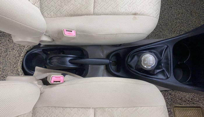 2018 Toyota Etios VD PLATINUM, Diesel, Manual, 1,19,697 km, Gear Lever