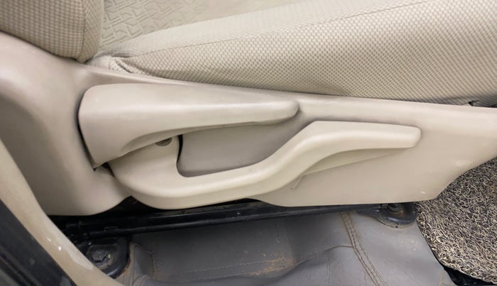 2018 Toyota Etios VD PLATINUM, Diesel, Manual, 1,19,697 km, Driver Side Adjustment Panel