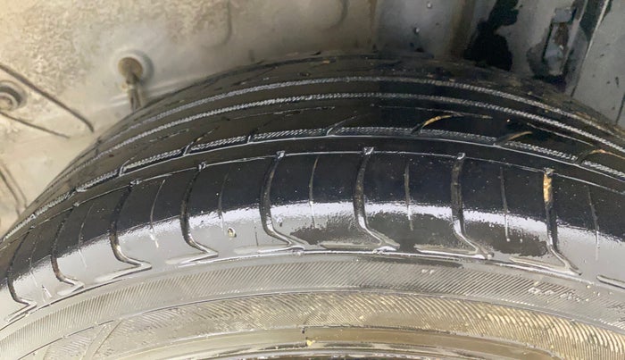 2018 Toyota Etios VD PLATINUM, Diesel, Manual, 1,19,697 km, Left Rear Tyre Tread