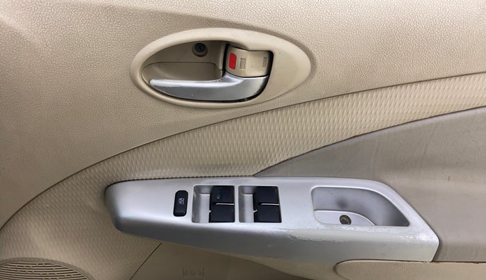 2018 Toyota Etios VD PLATINUM, Diesel, Manual, 1,19,697 km, Driver Side Door Panels Control