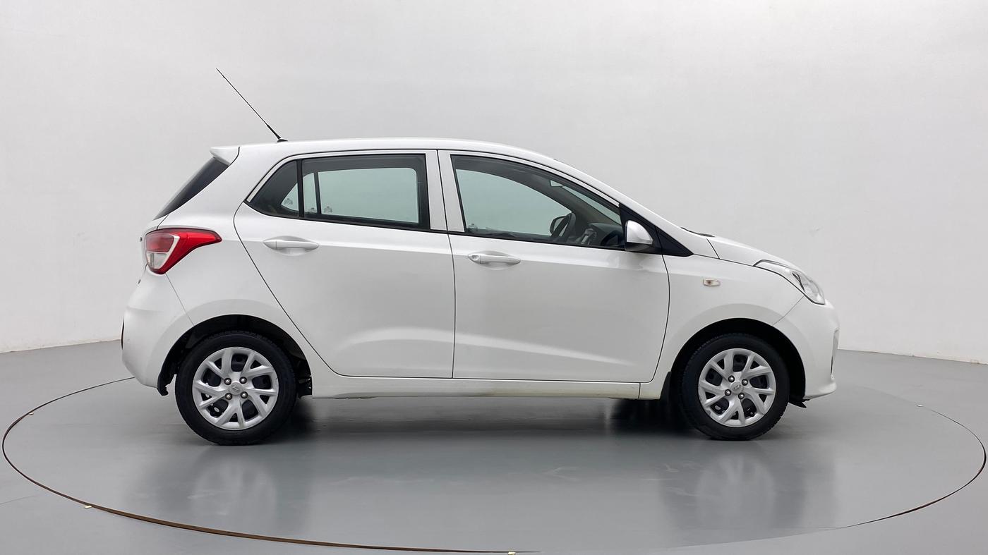 2017 Hyundai Grand i10 SPORTZ 1.2 KAPPA VTVT, Petrol, Manual, 34,113 km, Right Side View