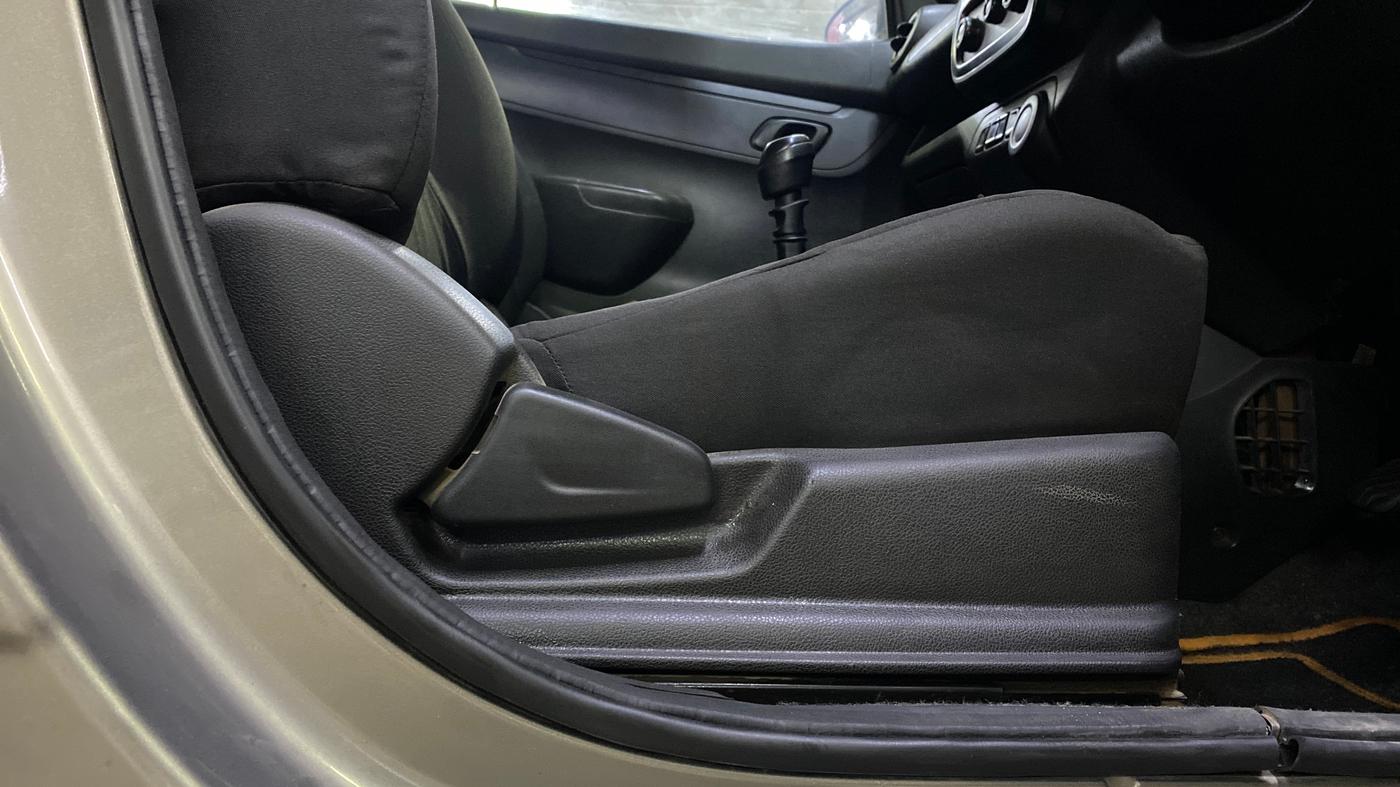 2018 Renault Kwid RXL, Petrol, Manual, 1,01,384 km, Driver Side Adjustment Panel