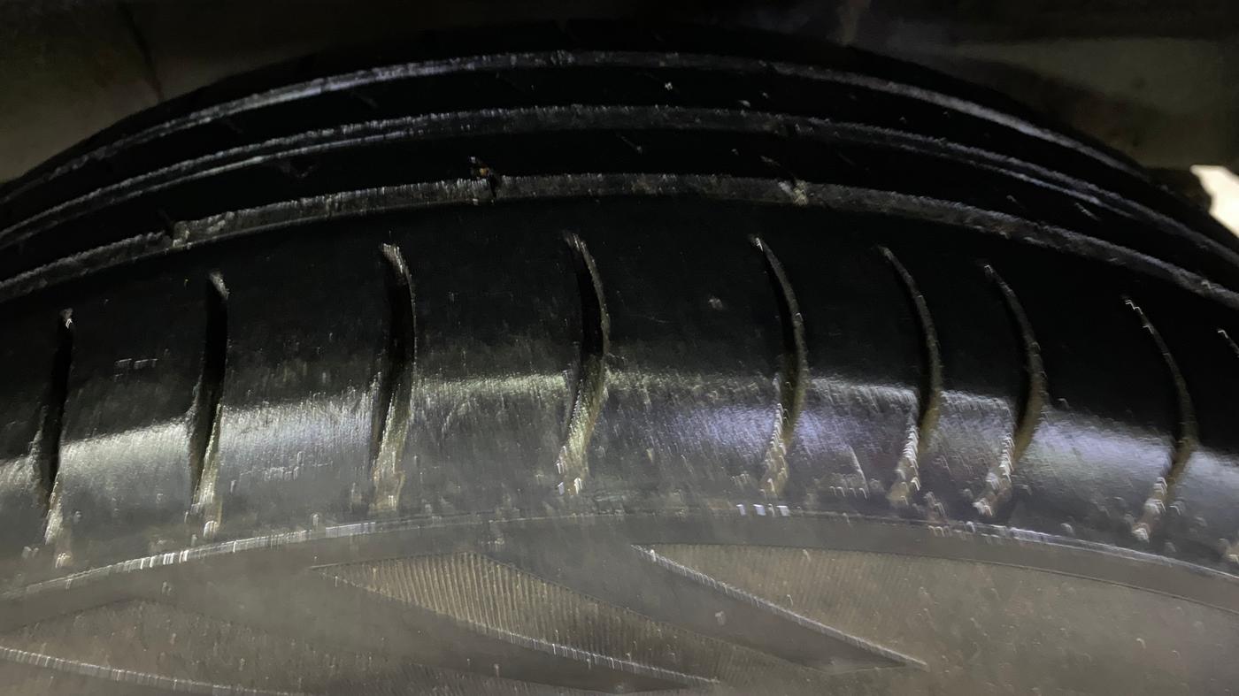 2018 Renault Kwid RXL, Petrol, Manual, 1,01,384 km, Left Rear Tyre Tread