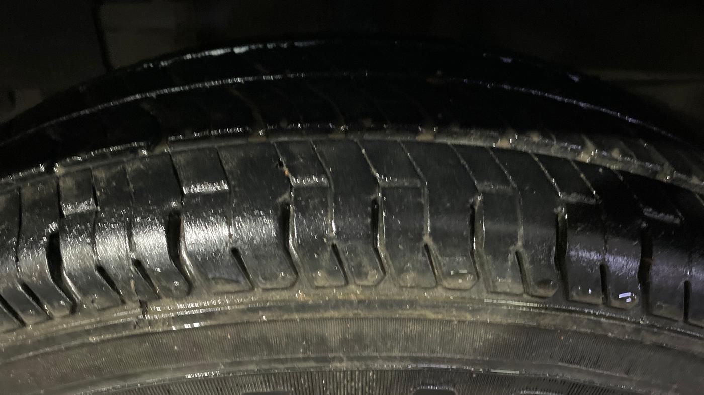 2018 Renault Kwid RXL, Petrol, Manual, 1,01,384 km, Left Front Tyre Tread