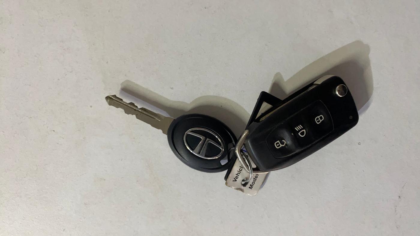 2018 Tata Tiago WIZZ EDITION PETROL, Petrol, Manual, 61,883 km, Key Close Up