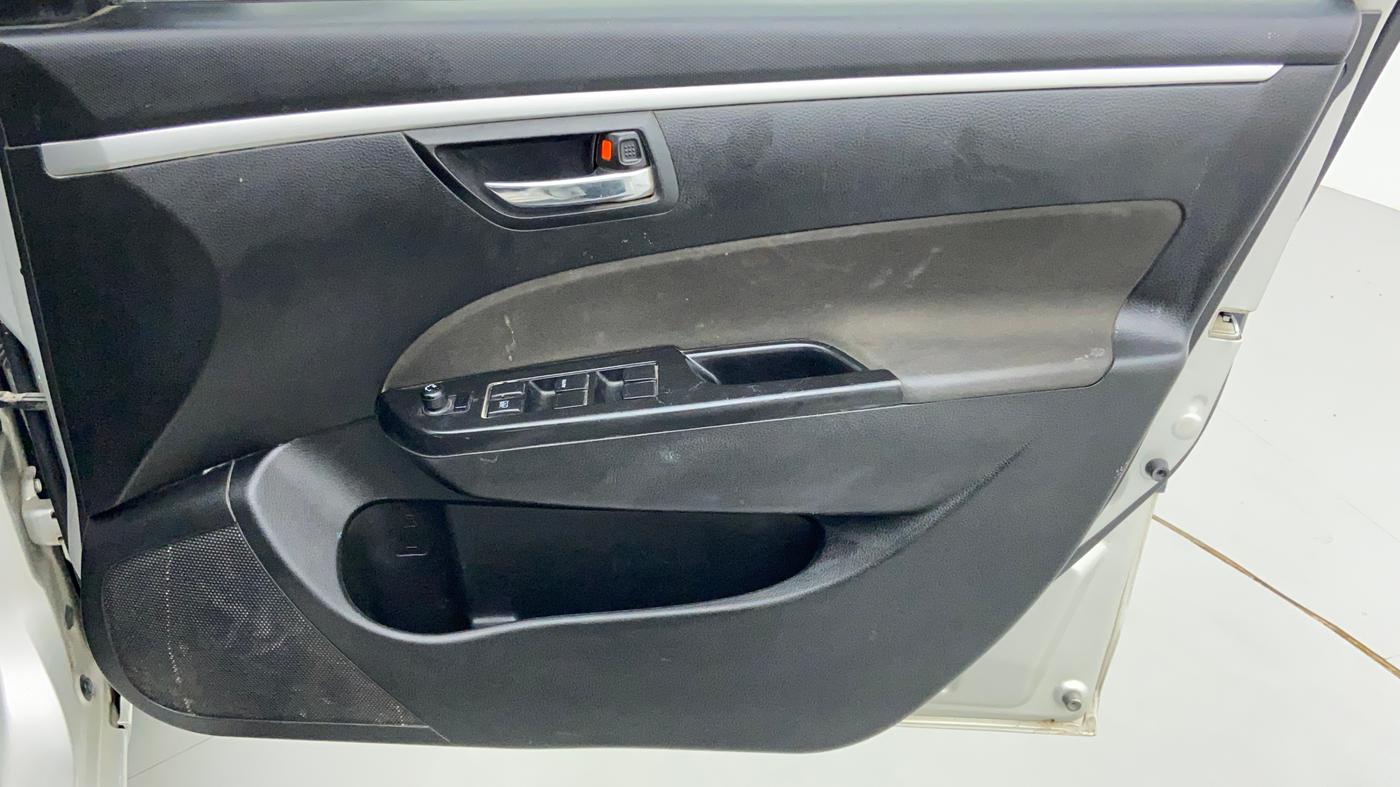 2017 Maruti Swift VXI, Petrol, Manual, 83,231 km, Driver Side Door Panels Control