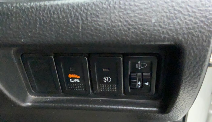 2017 Maruti Swift VXI, Petrol, Manual, 83,231 km, Dashboard - Headlight height adjustment not working